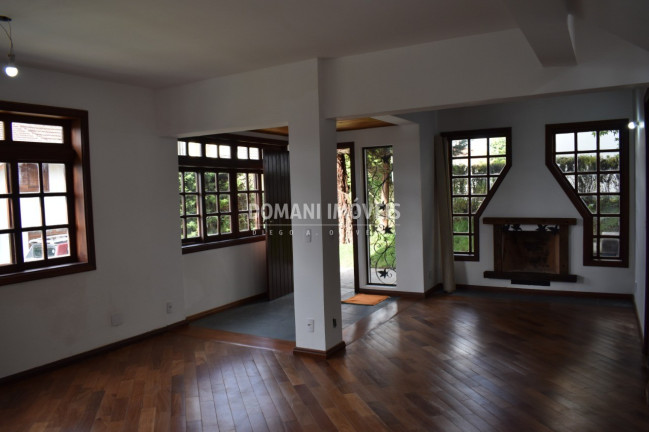 Imagem Casa com 4 Quartos à Venda, 190 m² em Região Do Alto Do Capivari - Campos Do Jordão
