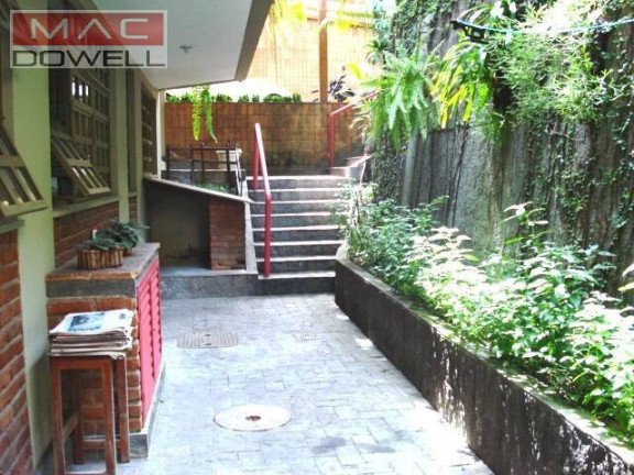 Imagem Casa com 4 Quartos à Venda, 350 m² em Laranjeiras / Rio De Janeiro / Rj - Rio De Janeiro Imagem Casa com 4 Quartos à Venda, 350 m² em Laranjeiras / Rio De Janeiro / Rj - Rio De Janeiro