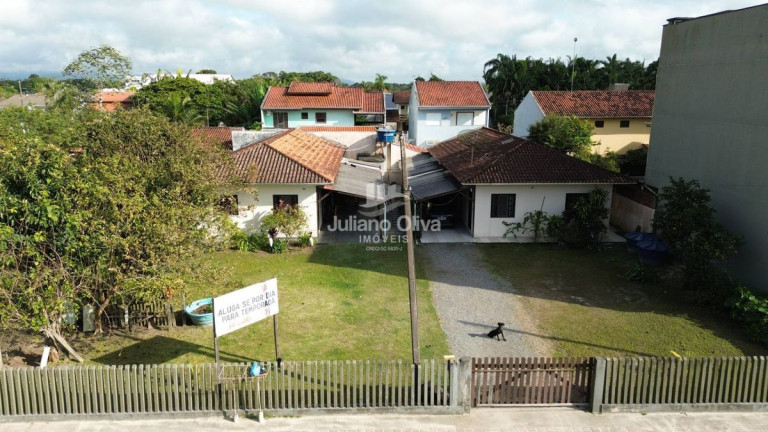 Casa com 6 Quartos à Venda, 190 m² em Cambiju - Itapoá