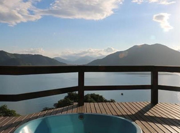 Sobrado com 4 Quartos à Venda, 500 m² em Barra Da Lagoa - Ubatuba