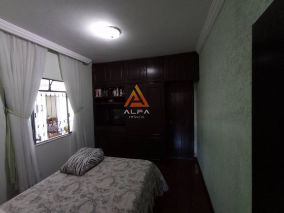 Imagem Casa com 4 Quartos à Venda, 500 m²