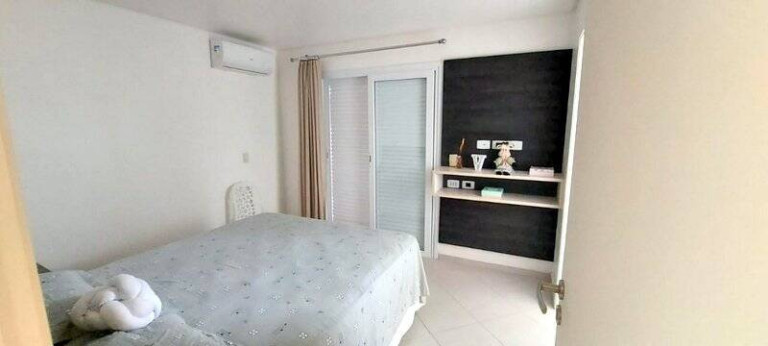 Imagem Casa com 4 Quartos à Venda, 230 m² em Peruíbe