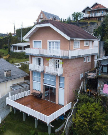 Casa com 3 Quartos à Venda, 270 m² em Vila Telma - Campos Do Jordão