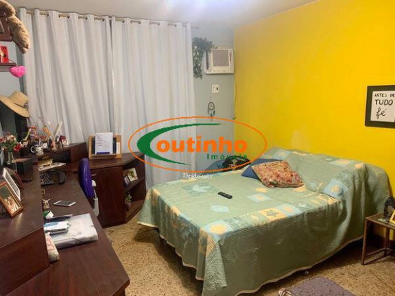 Imagem Casa com 4 Quartos à Venda, 400 m² em Grajaú - Rio De Janeiro Imagem Casa com 4 Quartos à Venda, 400 m² em Grajaú - Rio De Janeiro