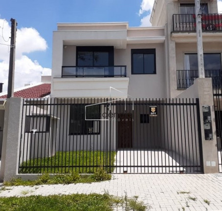 Sobrado com 3 Quartos à Venda, 118 m² em Guabirotuba - Curitiba