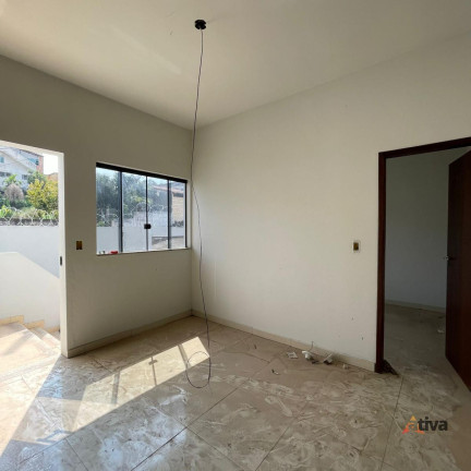 Imagem Casa com 3 Quartos à Venda, 95 m²