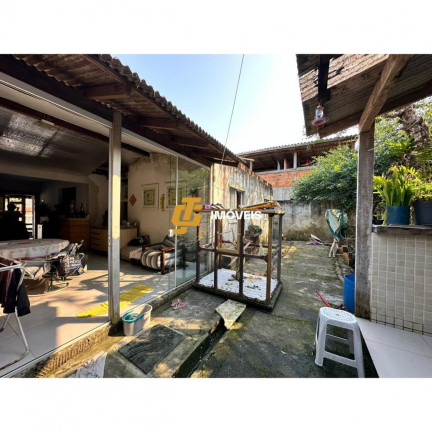 Imagem Casa com 2 Quartos à Venda,  em Monte Alegre - Camboriú