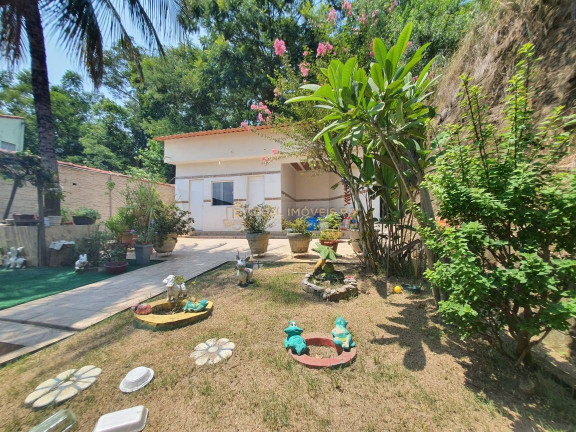 Casa com 4 Quartos à Venda, 326 m² em Vila Valqueire - Rio De Janeiro