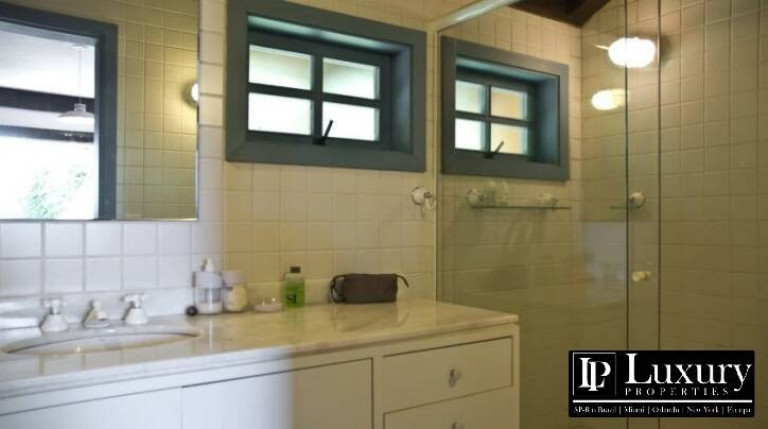 Imagem Chácara com 10 Quartos à Venda, 2 m² em São Paulo Imagem Chácara com 10 Quartos à Venda, 2 m² em São Paulo