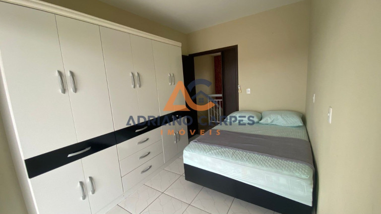 Imagem Sobrado com 5 Quartos para Alugar ou Temporada, 150 m² em Meia Praia - Navegantes