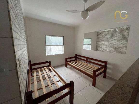 Kitnet com 1 Quarto à Venda, 32 m² em Boqueirão - Praia Grande