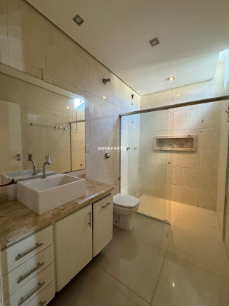 Imagem Casa com 3 Quartos à Venda, 187 m²