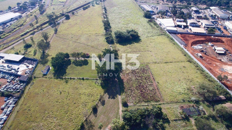 Terreno à Venda, 190.000 m² em Recanto Dos Pássaros - Paulínia