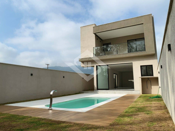 Casa com 3 Quartos à Venda, 255 m² em Guaratiba - Rio De Janeiro
