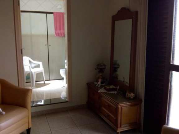 Imagem Casa com 3 Quartos à Venda, 300 m² em Mirandópolis - São Paulo