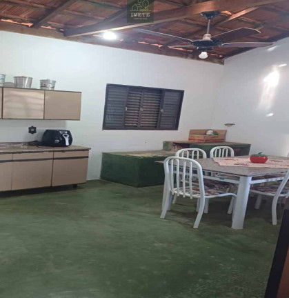Imagem Casa com 3 Quartos à Venda, 3.000 m²
