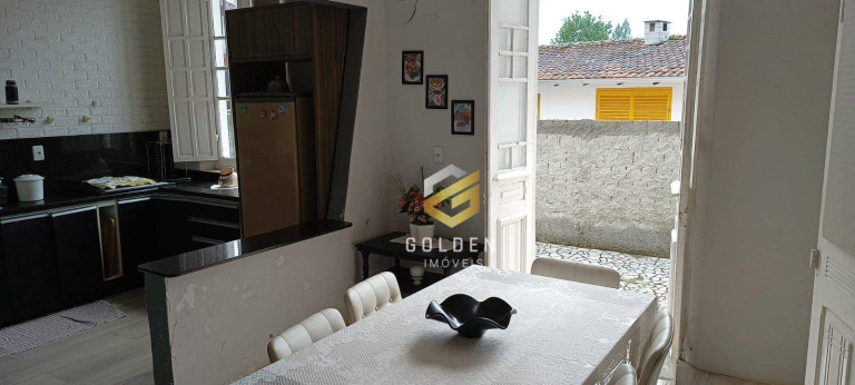 Imagem Casa com 4 Quartos à Venda, 200 m² em Centro - Tijucas Imagem Casa com 4 Quartos à Venda, 200 m² em Centro - Tijucas