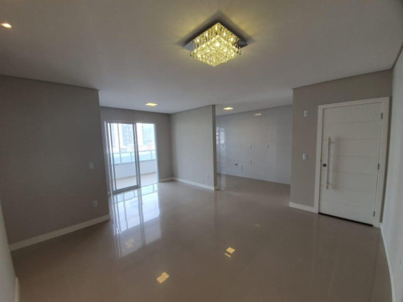 Imóvel com 3 Quartos à Venda, 180 m² em Kobrasol - São José