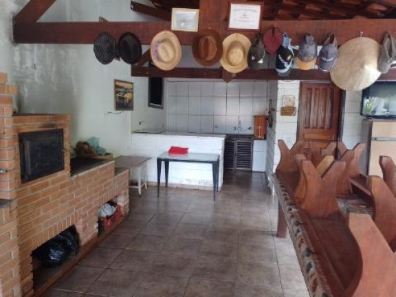 Imagem Imóvel com 3 Quartos à Venda, 220 m² em Pouso Alegre - Santa Isabel