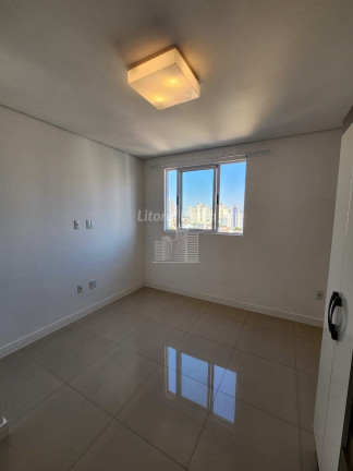 Imagem Apartamento com 2 Quartos à Venda, 74 m² em Centro - Itajaí
