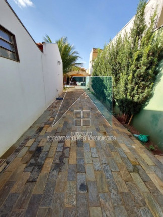 Imagem Casa com 3 Quartos à Venda, 227 m² em Jardim Paulistano - Ribeirão Preto Imagem Casa com 3 Quartos à Venda, 227 m² em Jardim Paulistano - Ribeirão Preto