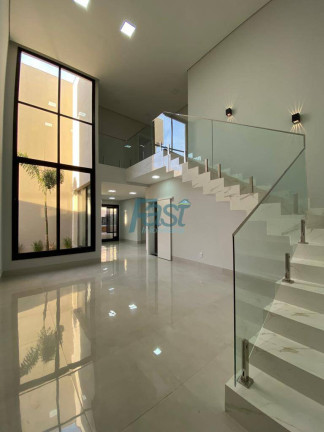 Imagem Sobrado com 3 Quartos à Venda, 290 m² em Condomínio Belvedere - Cuiabá
