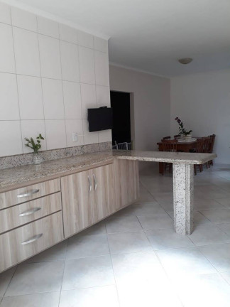Imagem Casa com 3 Quartos à Venda, 250 m² em Jardim Itamarati - Botucatu Imagem Casa com 3 Quartos à Venda, 250 m² em Jardim Itamarati - Botucatu