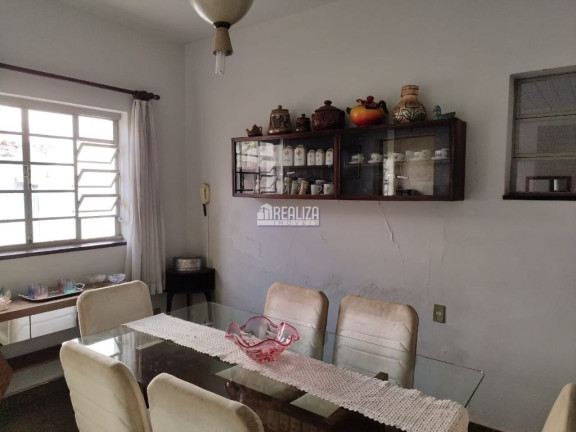 Imagem Casa com 4 Quartos à Venda, 325 m² em Estados Unidos - Uberaba Imagem Casa com 4 Quartos à Venda, 325 m² em Estados Unidos - Uberaba