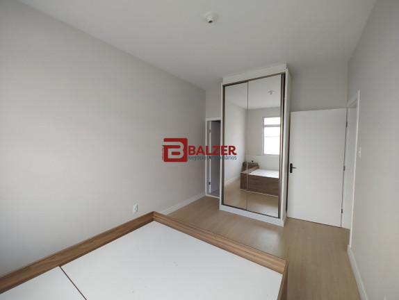 Imagem Apartamento com 3 Quartos à Venda, 76 m² em Centro - Florianópolis