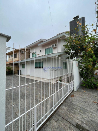 Imagem Sobrado com 6 Quartos à Venda, 243 m² em Centro - Penha Imagem Sobrado com 6 Quartos à Venda, 243 m² em Centro - Penha