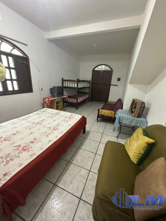 Imagem Casa com 7 Quartos à Venda, 44 m² em Santa Mônica - Guarapari Imagem Casa com 7 Quartos à Venda, 44 m² em Santa Mônica - Guarapari