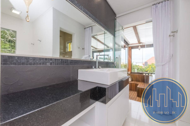 Imagem Casa com 3 Quartos para Temporada, 350 m² em Praia Das Taquaras - Balneário Camboriú Imagem Casa com 3 Quartos para Temporada, 350 m² em Praia Das Taquaras - Balneário Camboriú