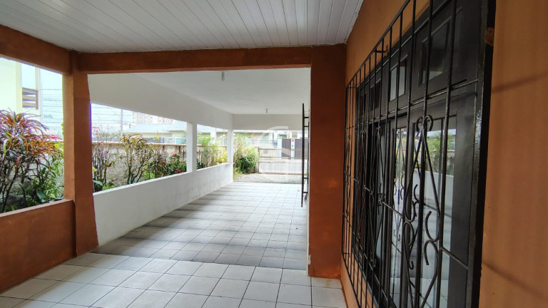 Imagem Casa com 3 Quartos à Venda, 412 m² em Saguaçu - Joinville Imagem Casa com 3 Quartos à Venda, 412 m² em Saguaçu - Joinville