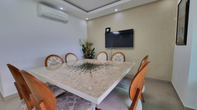 Imagem Apartamento com 3 Quartos à Venda, 135 m² em Pitangueiras - Guarujá