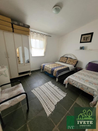 Imagem Chácara com 4 Quartos à Venda, 240 m²