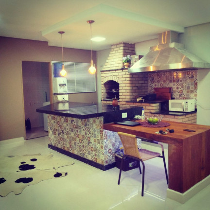 Casa com 3 Quartos à Venda, 250 m² em Agudos