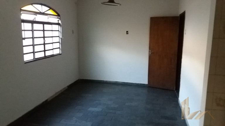 Imagem Casa com 3 Quartos à Venda, 360 m² em São João Batista (venda Nova) - Belo Horizonte Imagem Casa com 3 Quartos à Venda, 360 m² em São João Batista (venda Nova) - Belo Horizonte