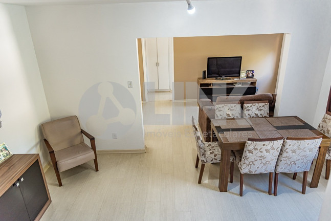 Imagem Imóvel com 2 Quartos à Venda, 111 m² em Santo Antônio - Porto Alegre Imagem Imóvel com 2 Quartos à Venda, 111 m² em Santo Antônio - Porto Alegre
