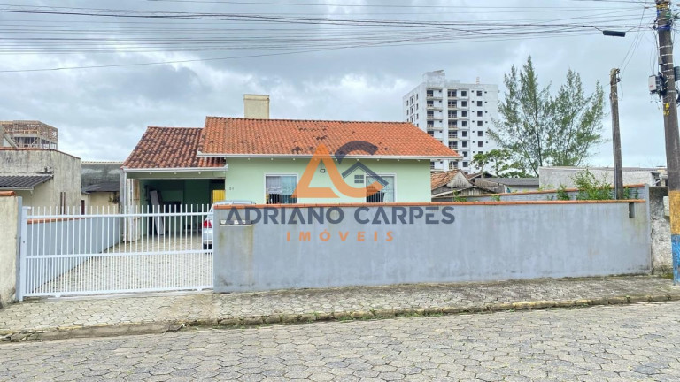 Casa com 2 Quartos para Alugar ou Temporada, 115 m² em Centro - Navegantes