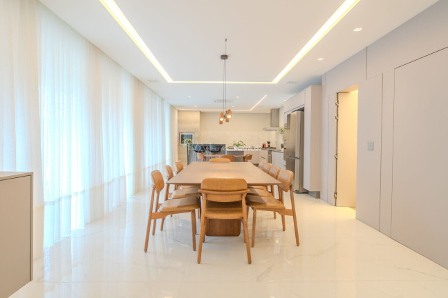 Imagem Casa com 3 Quartos à Venda, 369 m² em Santo Inácio - Curitiba Imagem Casa com 3 Quartos à Venda, 369 m² em Santo Inácio - Curitiba