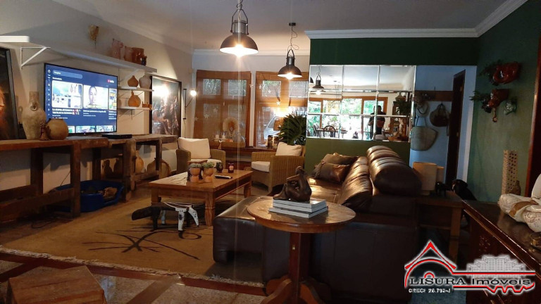 Casa com 4 Quartos à Venda, 293 m² em Prolongamento Jd Sta Maria - Jacareí