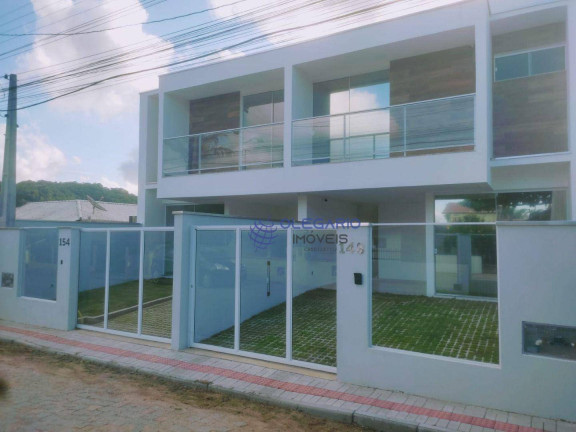 Sobrado com 3 Quartos à Venda, 107 m² em Centro - Penha