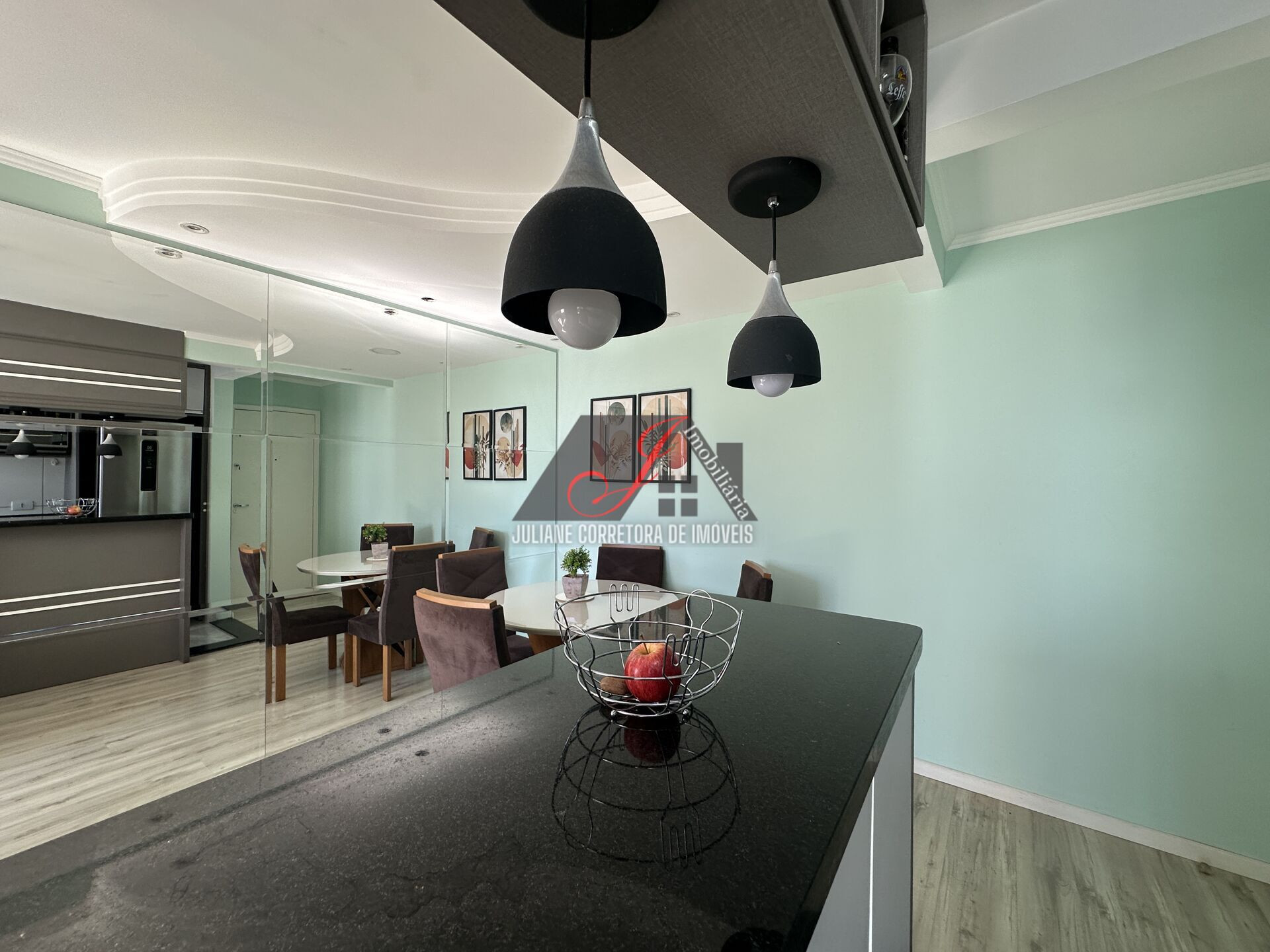 Imagem Apartamento com 2 Quartos à Venda, 54 m² em Pinheirinho - Curitiba