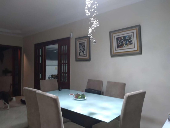 Imagem Casa com 3 Quartos à Venda, 300 m² em Vila Valqueire - Rio De Janeiro