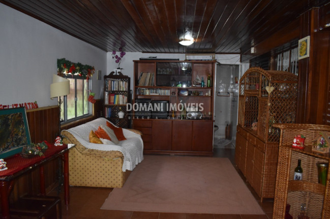 Imagem Casa com 4 Quartos à Venda, 310 m² em Região De Descansópolis - Campos Do Jordão