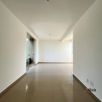 Imagem Sobrado com 3 Quartos à Venda, 77 m²