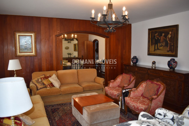Imagem Casa com 6 Quartos à Venda, 430 m² em Região De Capivari - Campos Do Jordão