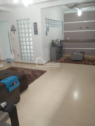 Imagem Sobrado com 4 Quartos à Venda, 393 m² em Vila Cássia Maria - Sorocaba