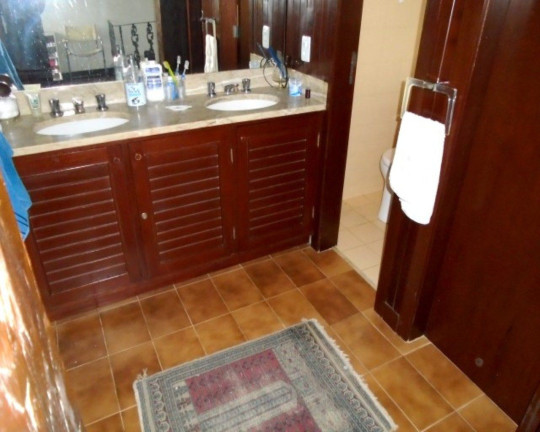 Imagem Casa com 5 Quartos à Venda, 300 m² em Iucas - Teresópolis