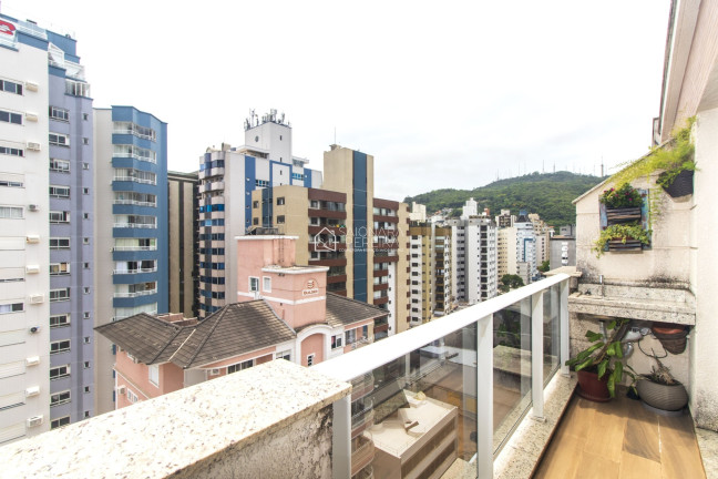 Imagem Apartamento com 3 Quartos à Venda, 102 m² em Centro - Florianópolis Imagem Apartamento com 3 Quartos à Venda, 102 m² em Centro - Florianópolis